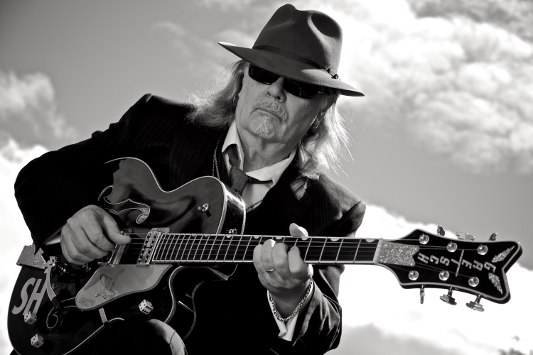 STEVE HUNTER releases new album “Before The Lights Go Out”
